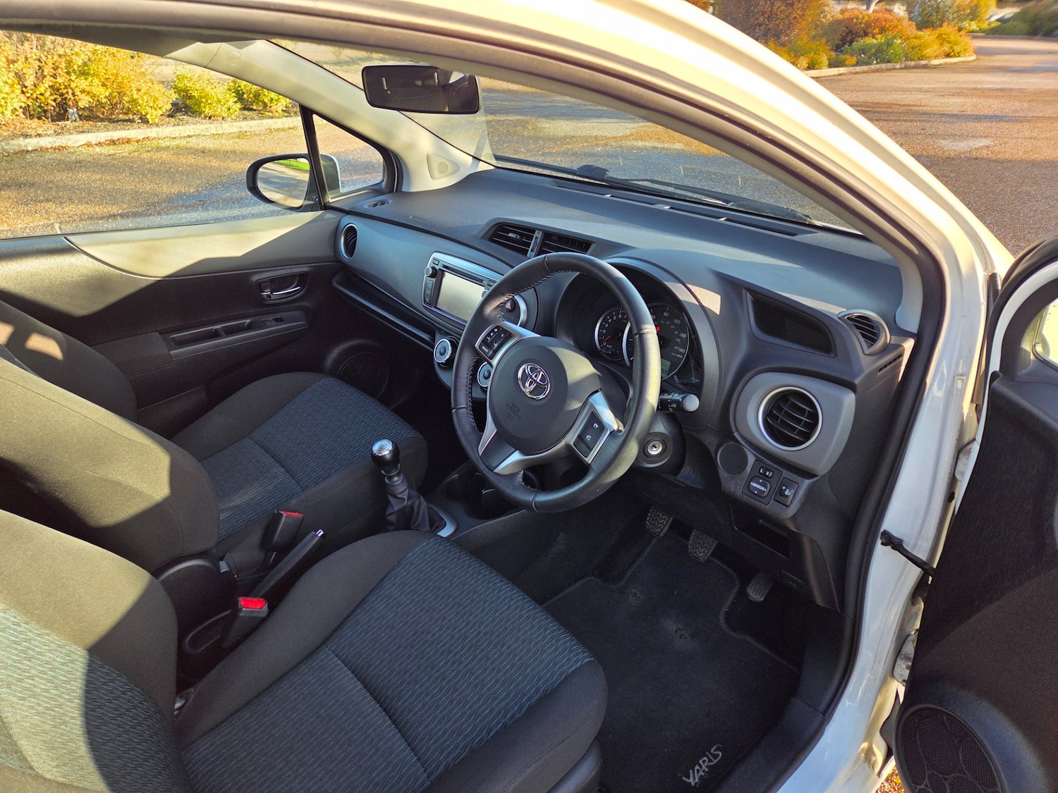 Used Toyota Yaris 2012 for sale - 76413057: Photo 15