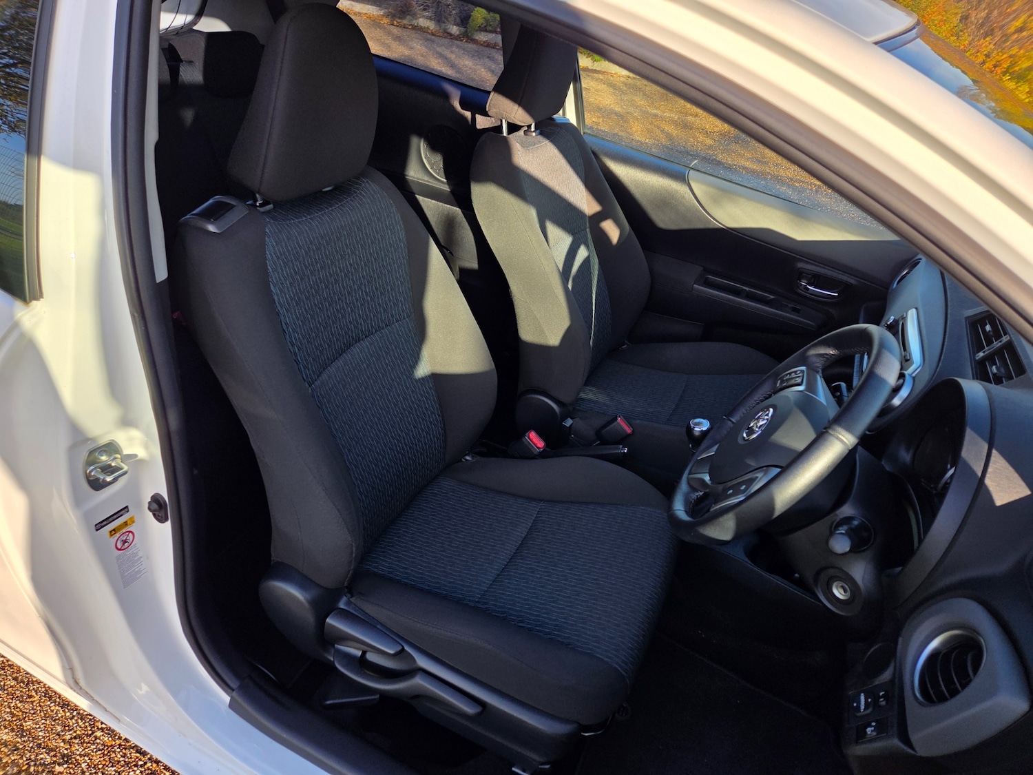 Used Toyota Yaris 2012 for sale - 76413057: Photo 17