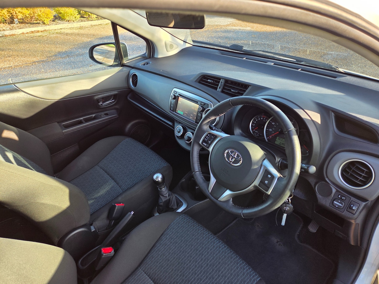 Used Toyota Yaris 2012 for sale - 76413057: Photo 21