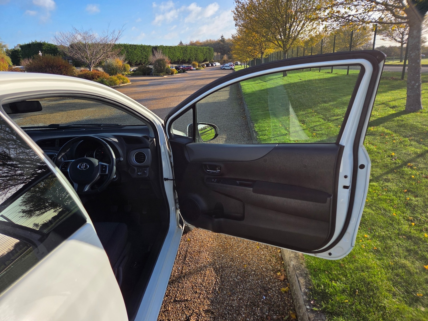 Used Toyota Yaris 2012 for sale - 76413057: Photo 26