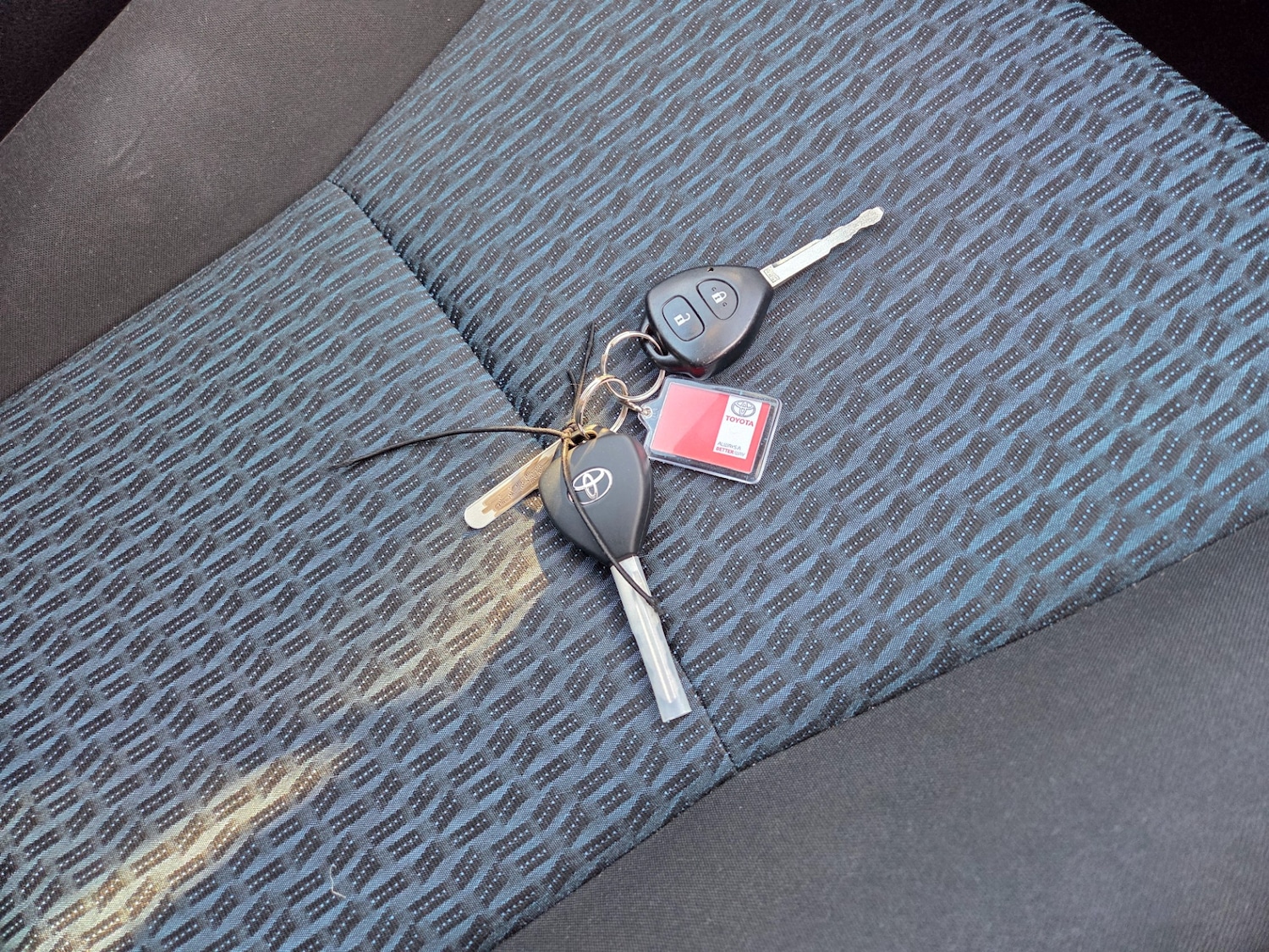 Used Toyota Yaris 2012 for sale - 76413057: Photo 27