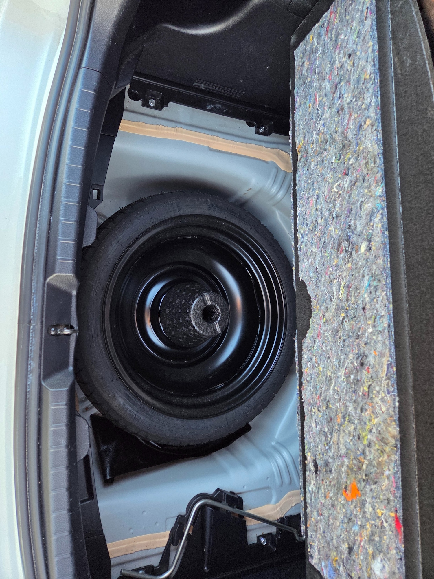 Used Toyota Yaris 2012 for sale - 76413057: Photo 30