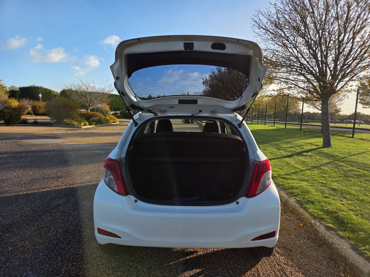 Used Toyota Yaris 2012 for sale - 76413057: Photo 31