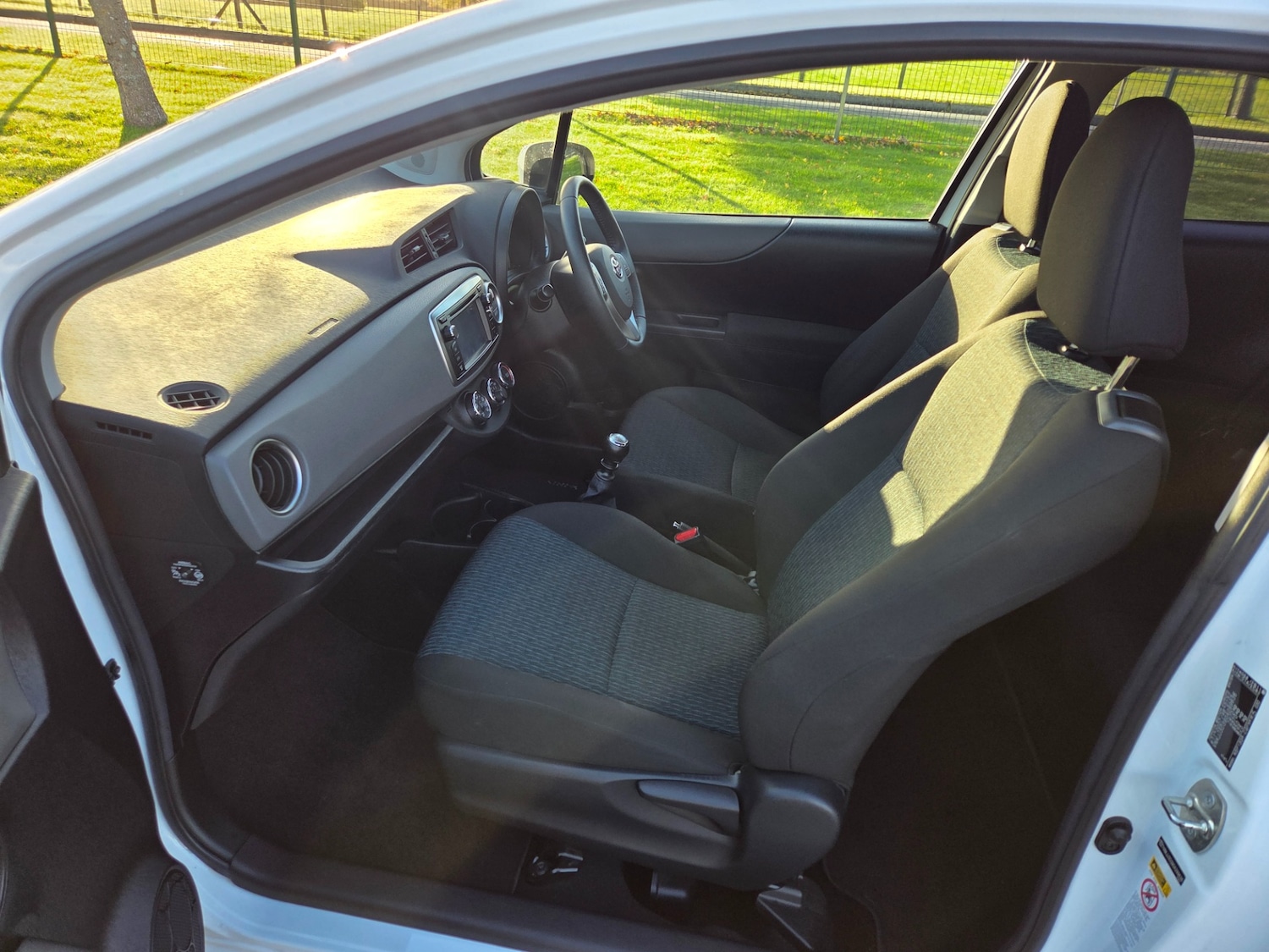 Used Toyota Yaris 2012 for sale - 76413057: Photo 34