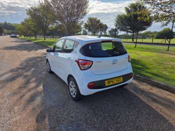 Used Hyundai i10 2018 for sale - 75400945: Photo