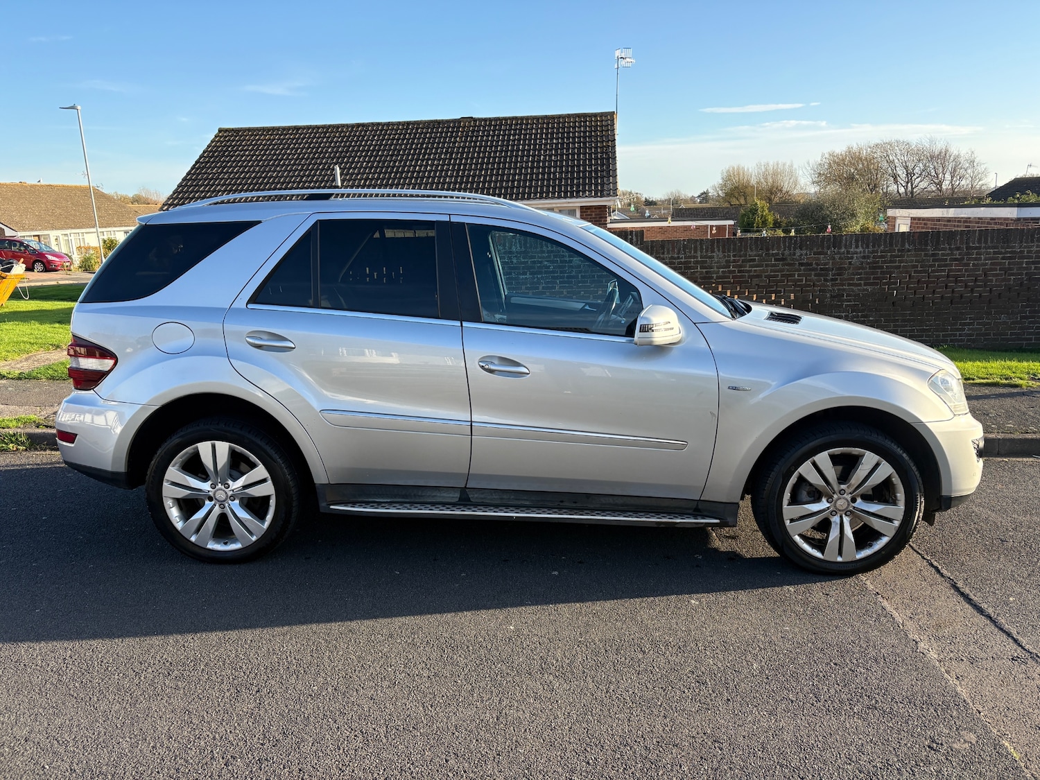 Used Mercedes-Benz M Class 2011 for sale - 76565008: Photo 8