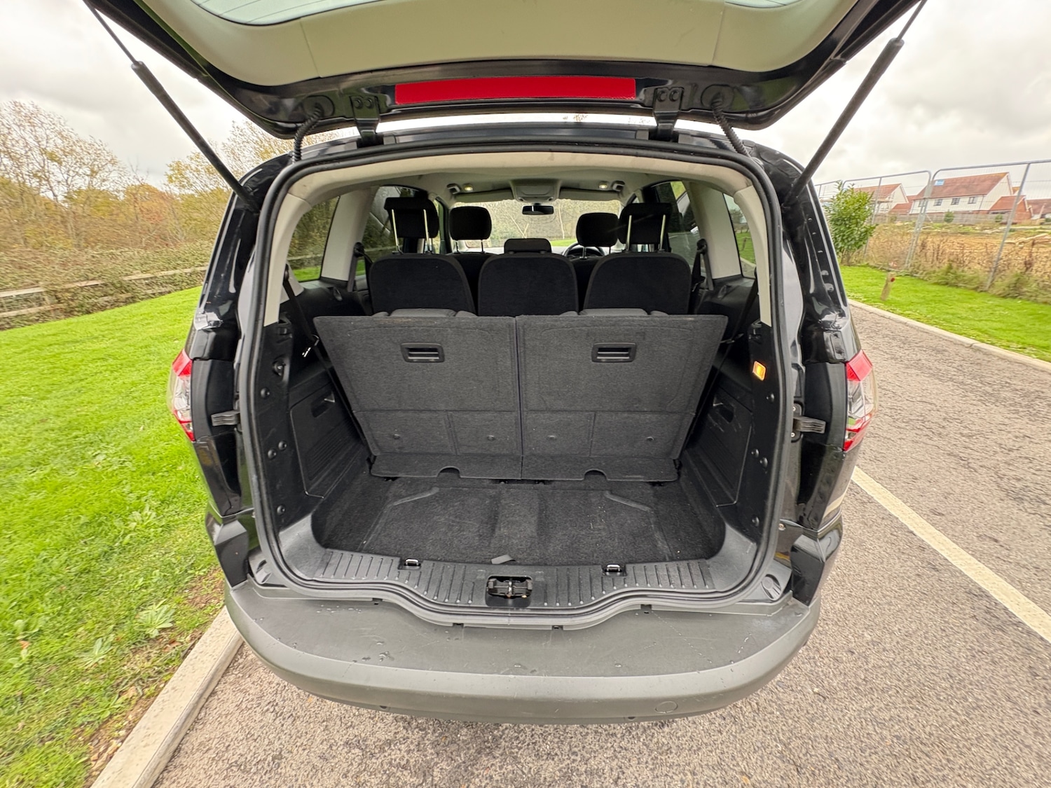 Used Ford S-Max 2011 for sale - 76663828: Photo 9