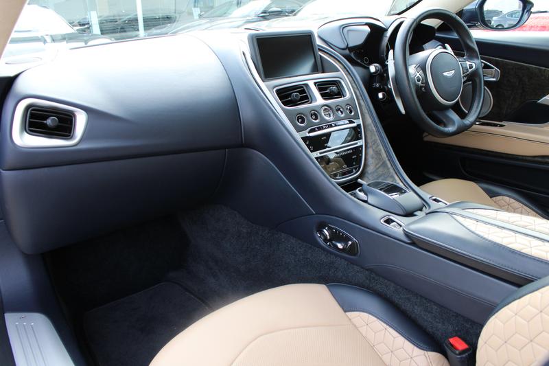 Used Aston Martin DBS 2022 for sale - 76545329: Photo 13