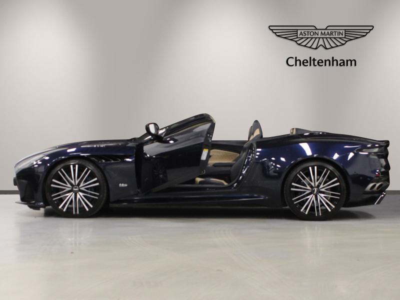 Used Aston Martin DBS 2022 for sale - 76545329: Photo 25