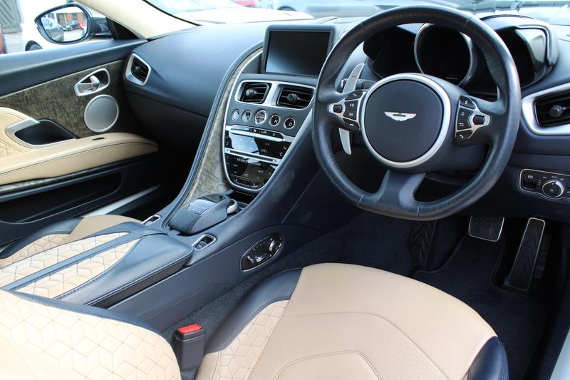 Used Aston Martin DBS 2022 for sale - 76545329: Photo 3