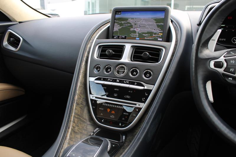 Used Aston Martin DBS 2022 for sale - 76545329: Photo 8