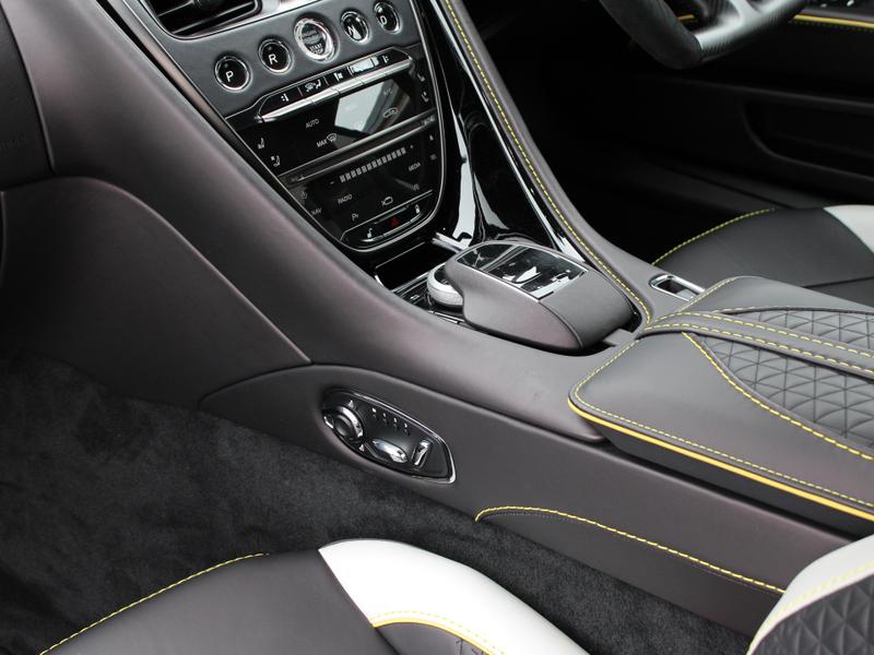 Used Aston Martin DBS 2023 for sale - 76277190: Photo 18
