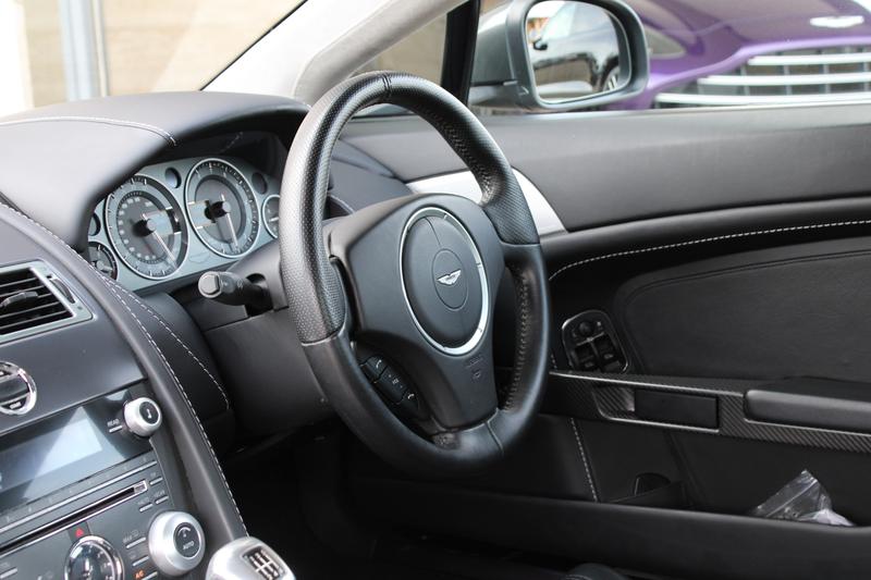 Used Aston Martin Vantage 2010 for sale - 76545319: Photo 12
