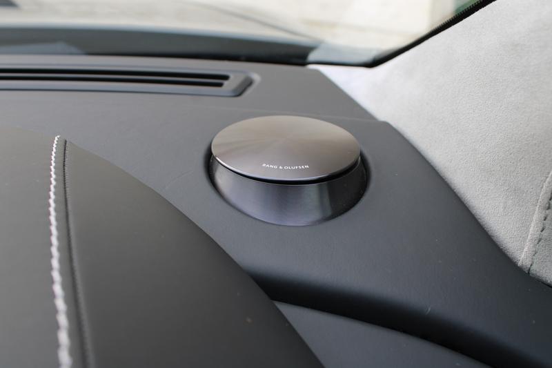 Used Aston Martin Vantage 2010 for sale - 76545319: Photo 14