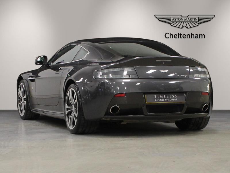 Used Aston Martin Vantage 2010 for sale - 76545319: Photo 2