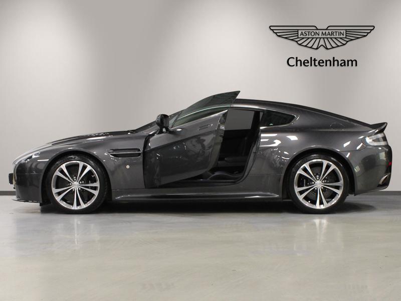 Used Aston Martin Vantage 2010 for sale - 76545319: Photo 24