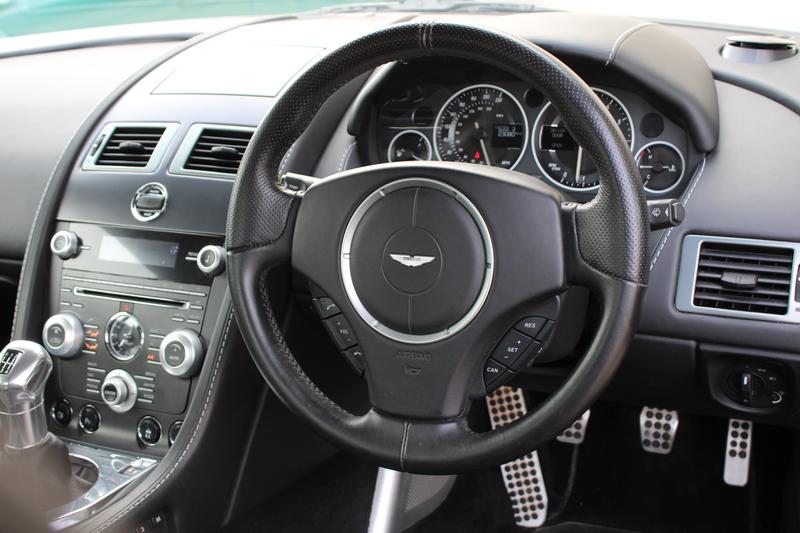 Used Aston Martin Vantage 2010 for sale - 76545319: Photo 6