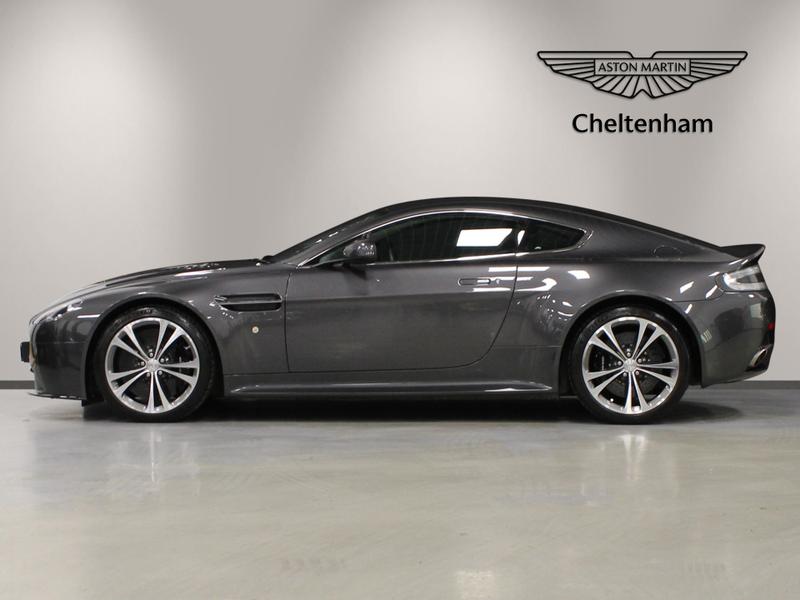 Used Aston Martin Vantage 2010 for sale - 76545319: Photo 9