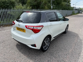 Used Toyota Yaris 2019 for sale - 78903409: Photo