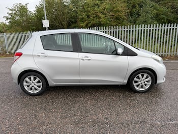 Used Toyota Yaris 2013 for sale - 79811528: Photo