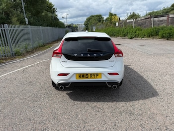 Used Volvo V40 2019 for sale - 79080678: Photo