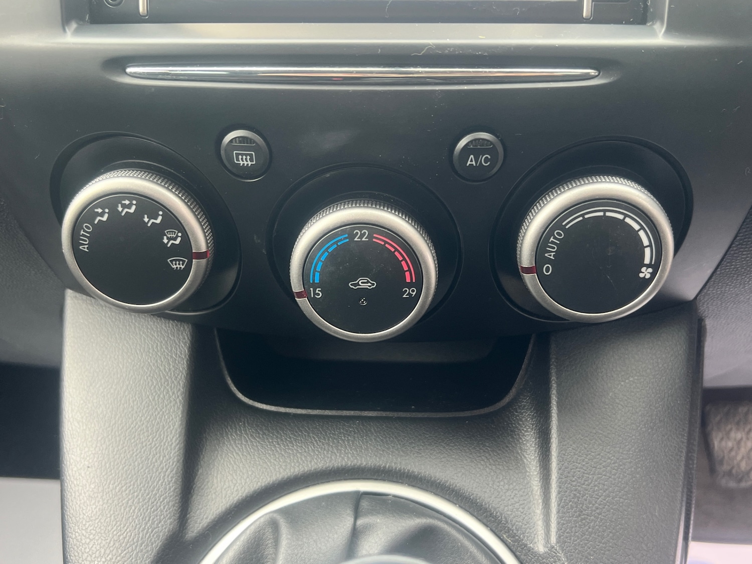 Used Mazda Mazda2 2012 for sale - 76243264: Photo 23