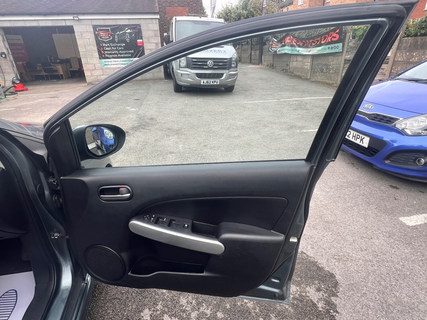 Used Mazda Mazda2 2012 for sale - 76243264: Photo 33