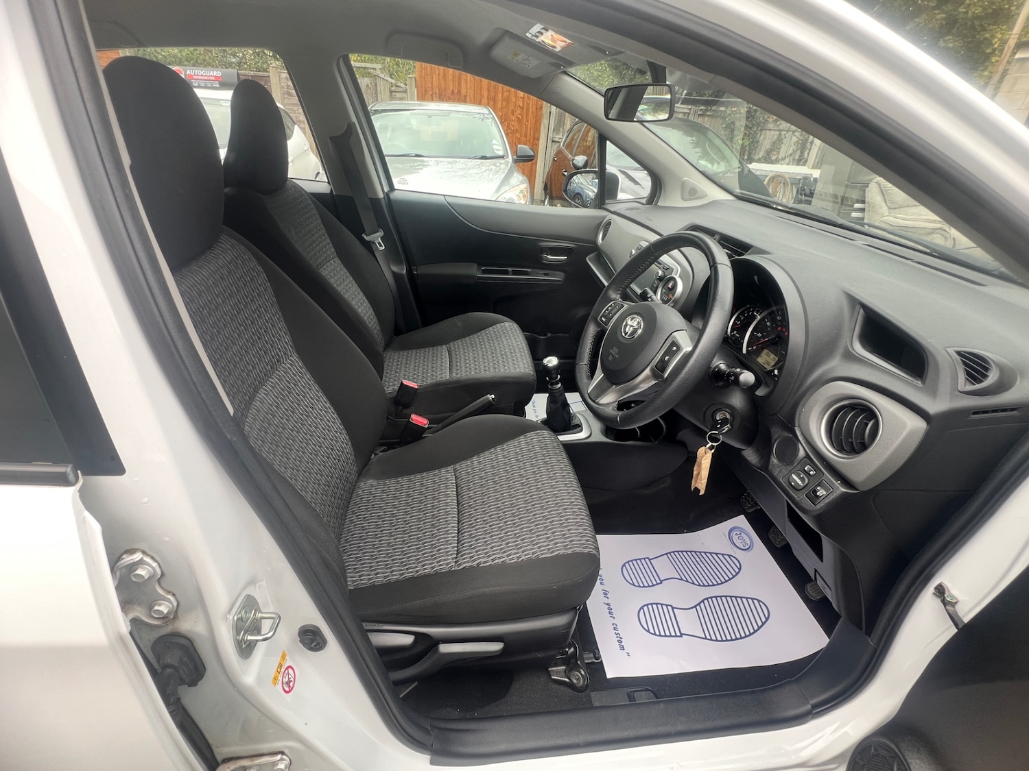 Used Toyota Yaris 2013 for sale - 76243239: Photo 25