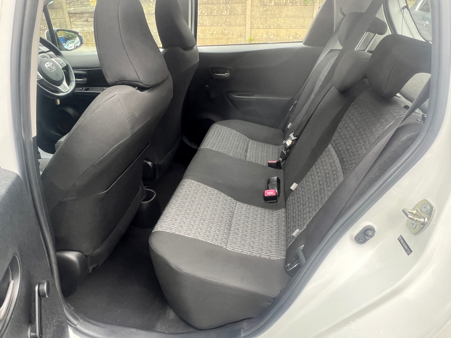 Used Toyota Yaris 2013 for sale - 76243239: Photo 28