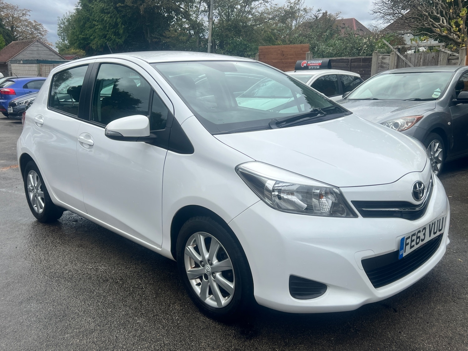 Used Toyota Yaris 2013 for sale - 76243239: Photo 3