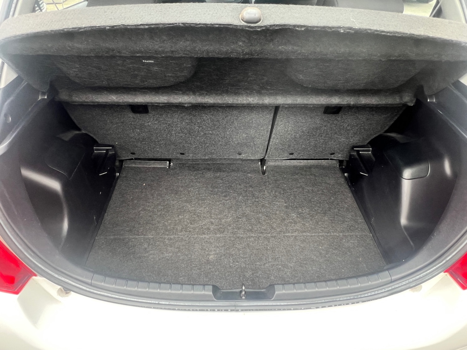 Used Toyota Yaris 2013 for sale - 76243239: Photo 33