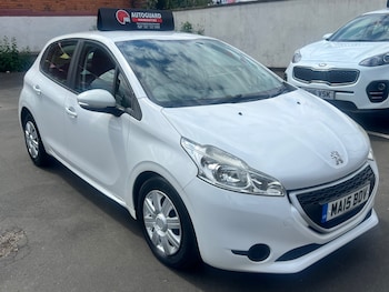 Used Peugeot 208 2015 for sale - 75306235: Photo