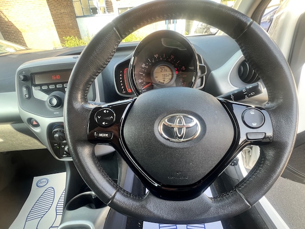 Used Toyota AYGO 2015 for sale - 75681624: Photo 12