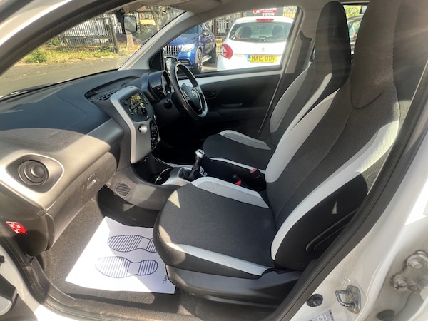 Used Toyota AYGO 2015 for sale - 75681624: Photo 26
