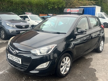 Used Hyundai i20 2013 for sale - 76243363: Photo 2