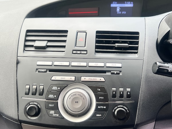 Used Mazda Mazda3 2011 for sale - 75535684: Photo 19