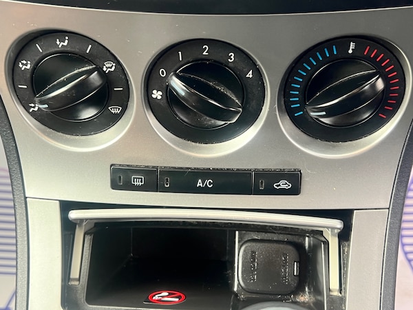 Used Mazda Mazda3 2011 for sale - 75535684: Photo 20