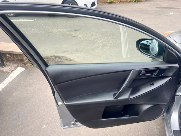 Used Mazda Mazda3 2011 for sale - 75535684: Photo 28