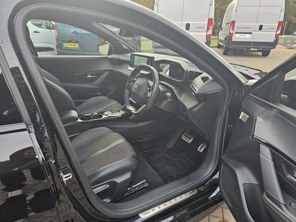 Used Peugeot E-208 2024 for sale - 76266132: Photo 11