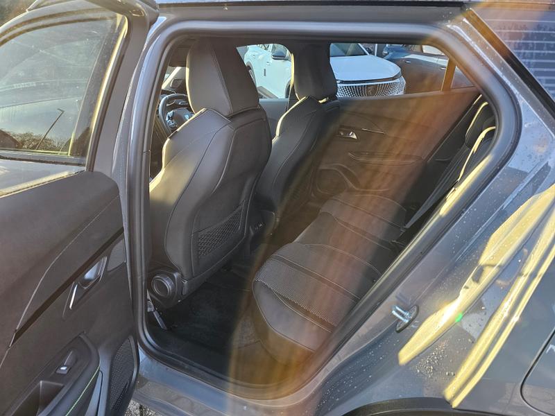 Used Peugeot 2008 2023 for sale - 76960836: Photo 25