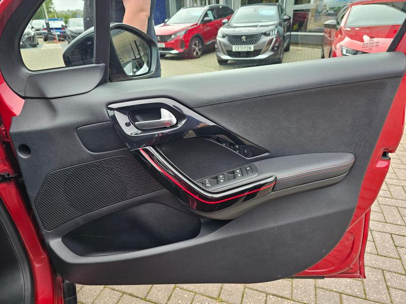 Used Peugeot 2008 2016 for sale - 76008652: Photo 13