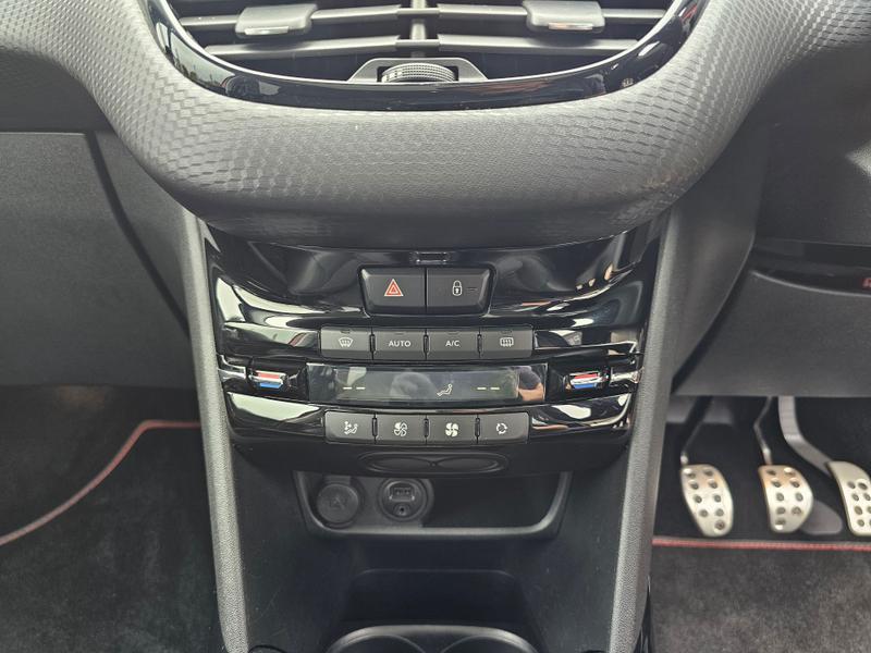 Used Peugeot 2008 2016 for sale - 76008652: Photo 17