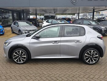 Used Peugeot 208 2023 for sale - 76452860: Photo