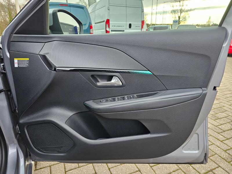 Used Peugeot 208 2021 for sale - 77025897: Photo 13