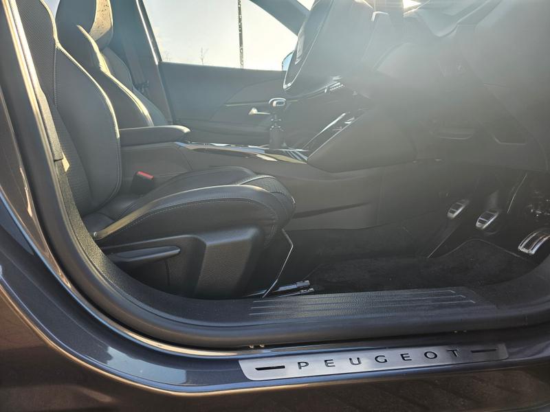 Used Peugeot 2008 2023 for sale - 77703129: Photo 12