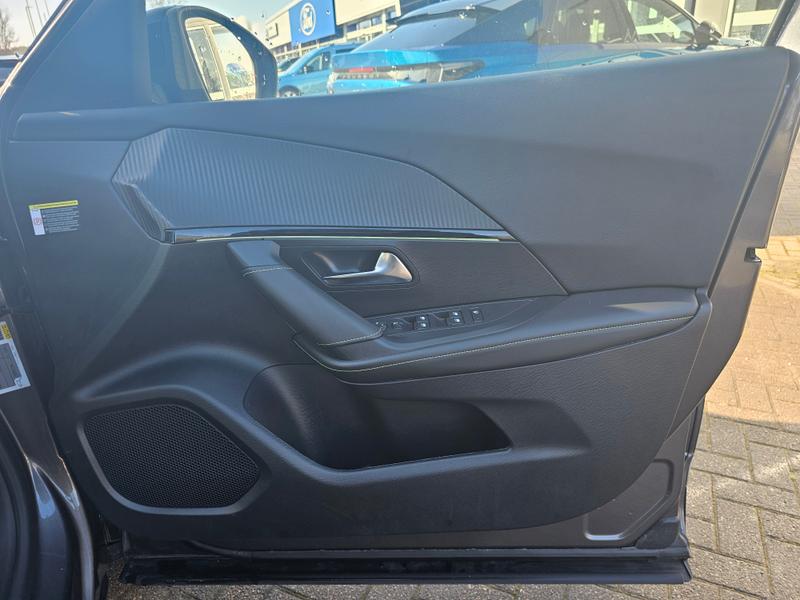 Used Peugeot 2008 2023 for sale - 77703129: Photo 13