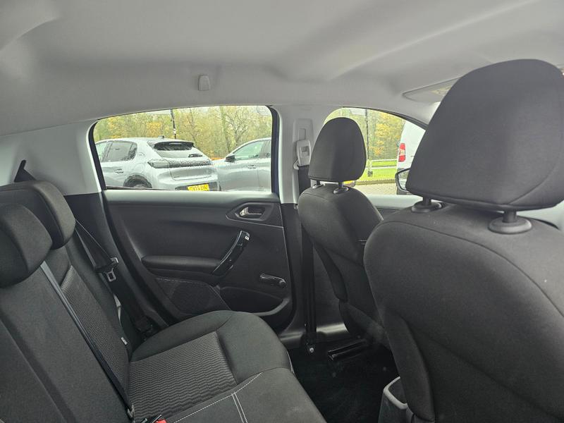 Used Peugeot 208 2016 for sale - 76452891: Photo 28