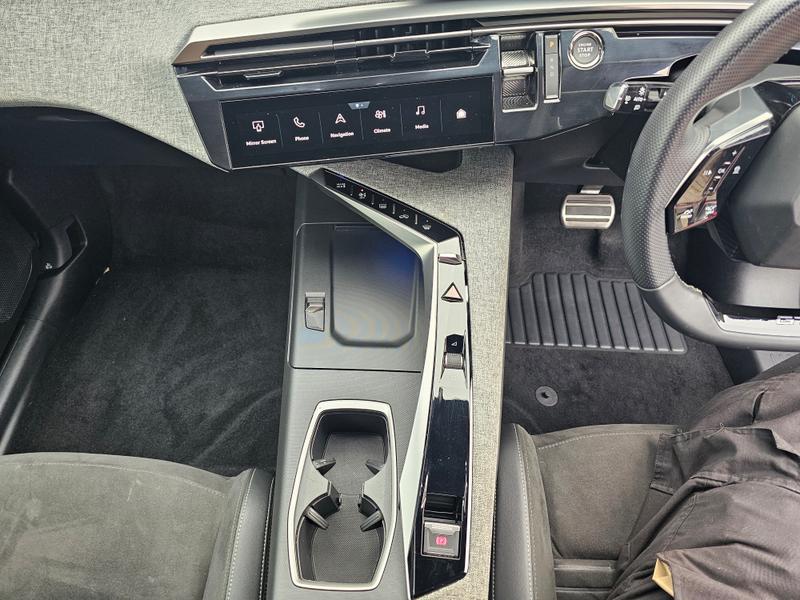 Used Peugeot E-3008 2024 for sale - 76146659: Photo 17