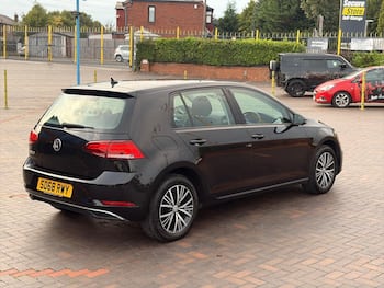 Used Volkswagen Golf 2018 for sale - 79710704: Photo