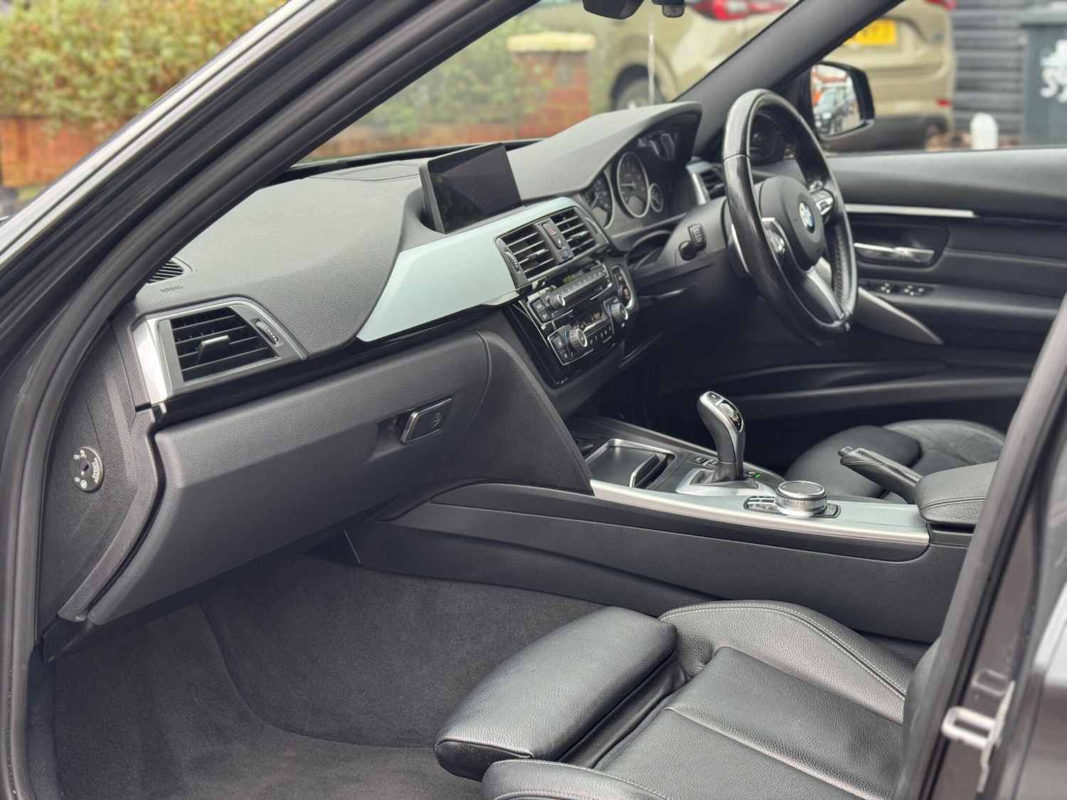 Used BMW 3 Series 2017 for sale - 77376475: Photo 12